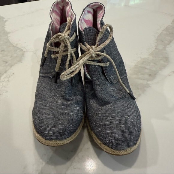 Toms Desert LaceUp Espadrille Wedges Ankle Booties Womens Size 8 Black Chambray - Picture 5 of 10